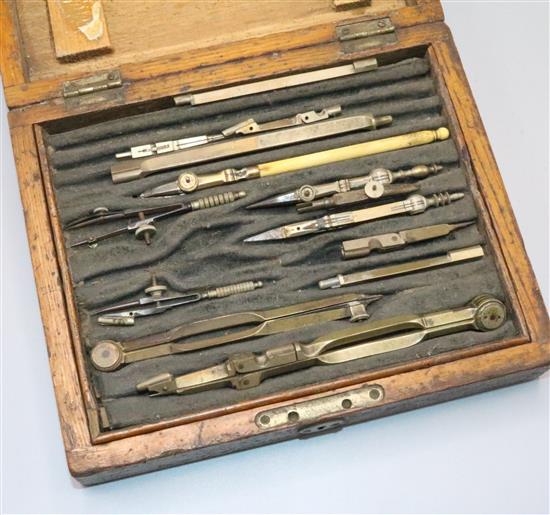 Drawing instrument set